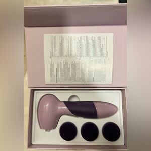 Younique NIB Facial Cleaning Brush